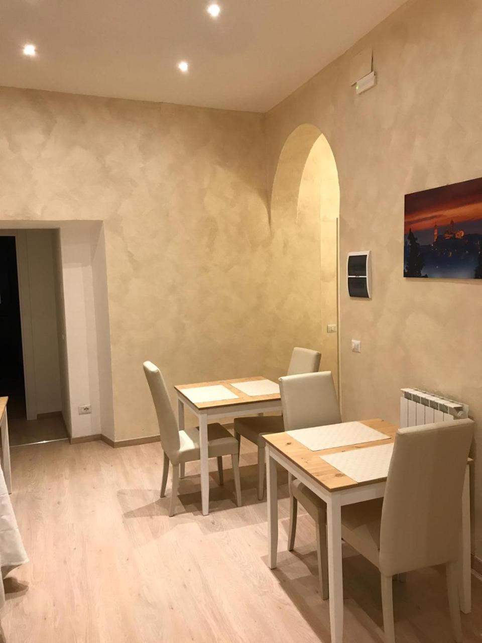 Sallustio Rooms - Rooms Only Сиена Екстериор снимка