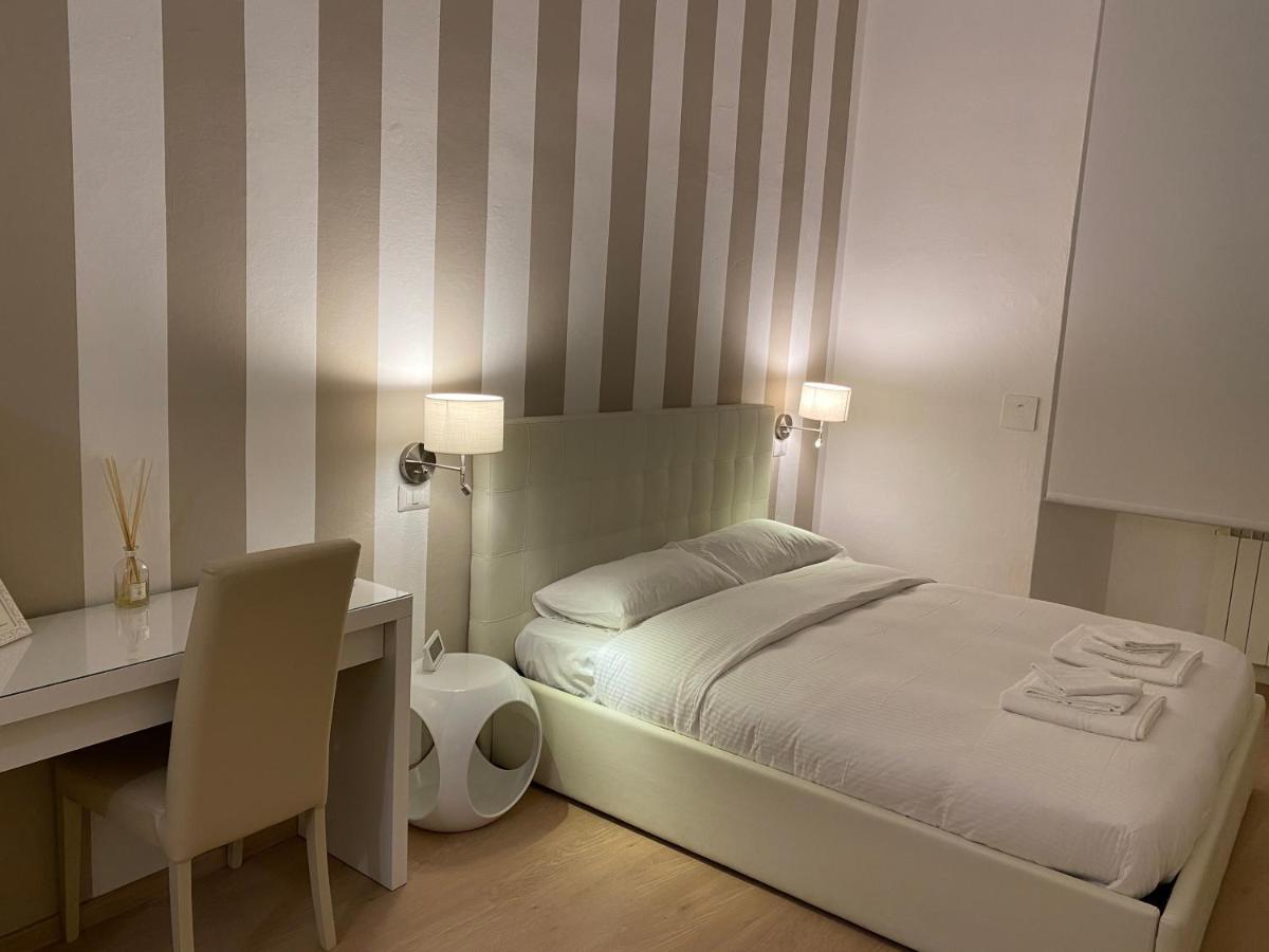 Sallustio Rooms - Rooms Only Сиена Екстериор снимка
